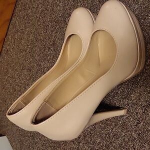 Women's Lauren Conrad shoes size 7